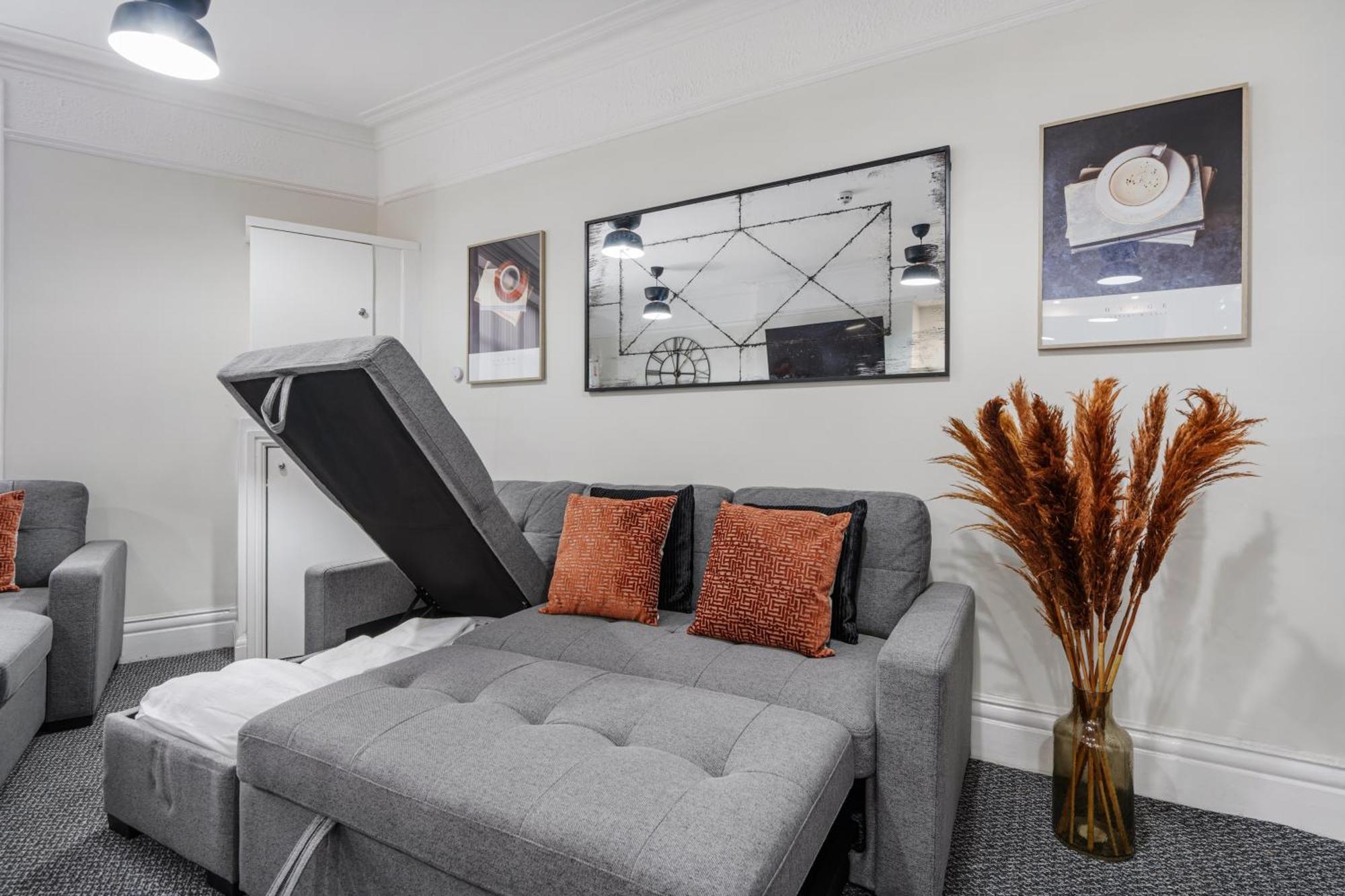 Anfield Cosy Stays - Air Host & Stay - Sleeps 14 Liverpool Bagian luar foto