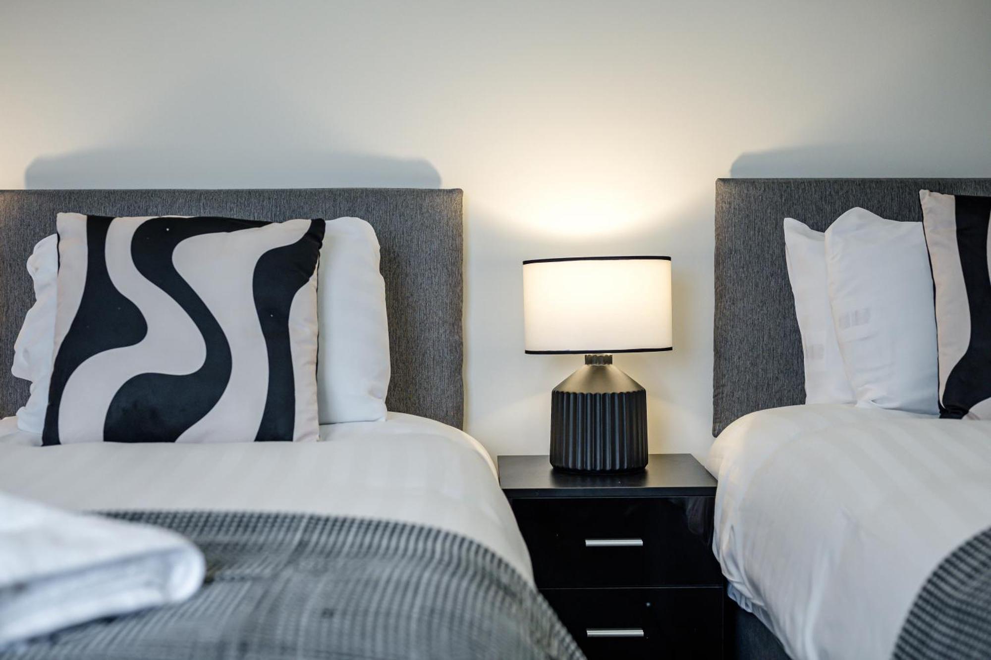 Anfield Cosy Stays - Air Host & Stay - Sleeps 14 Liverpool Bagian luar foto
