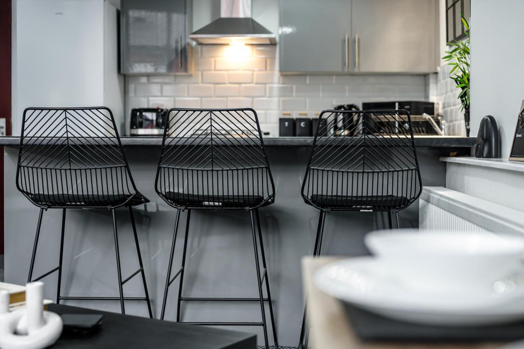 Anfield Cosy Stays - Air Host & Stay - Sleeps 14 Liverpool Bagian luar foto