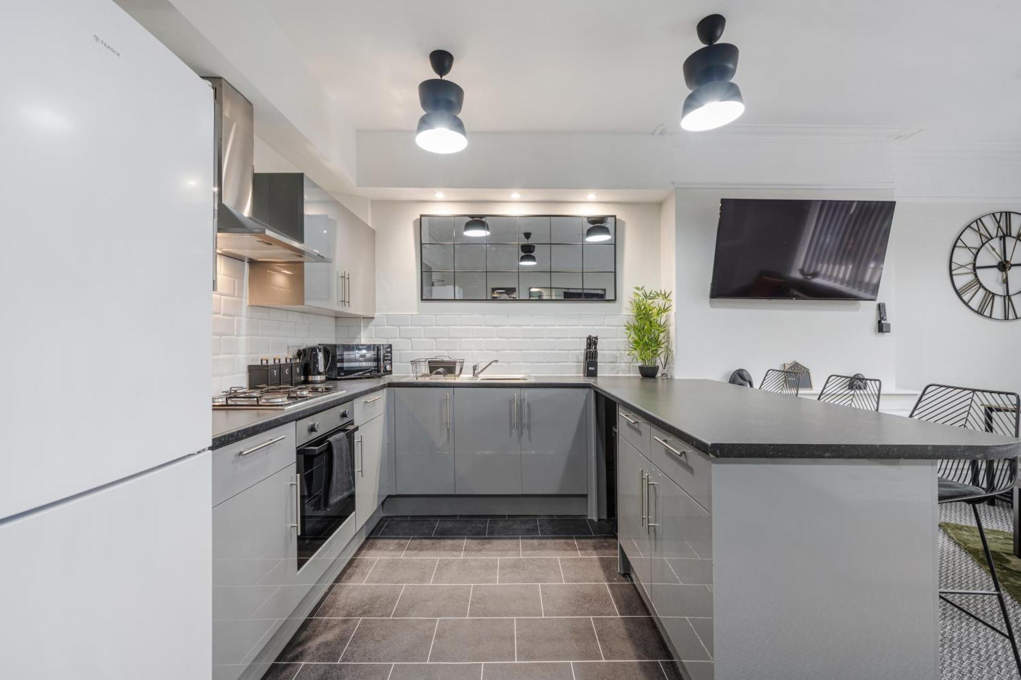 Anfield Cosy Stays - Air Host & Stay - Sleeps 14 Liverpool Bagian luar foto