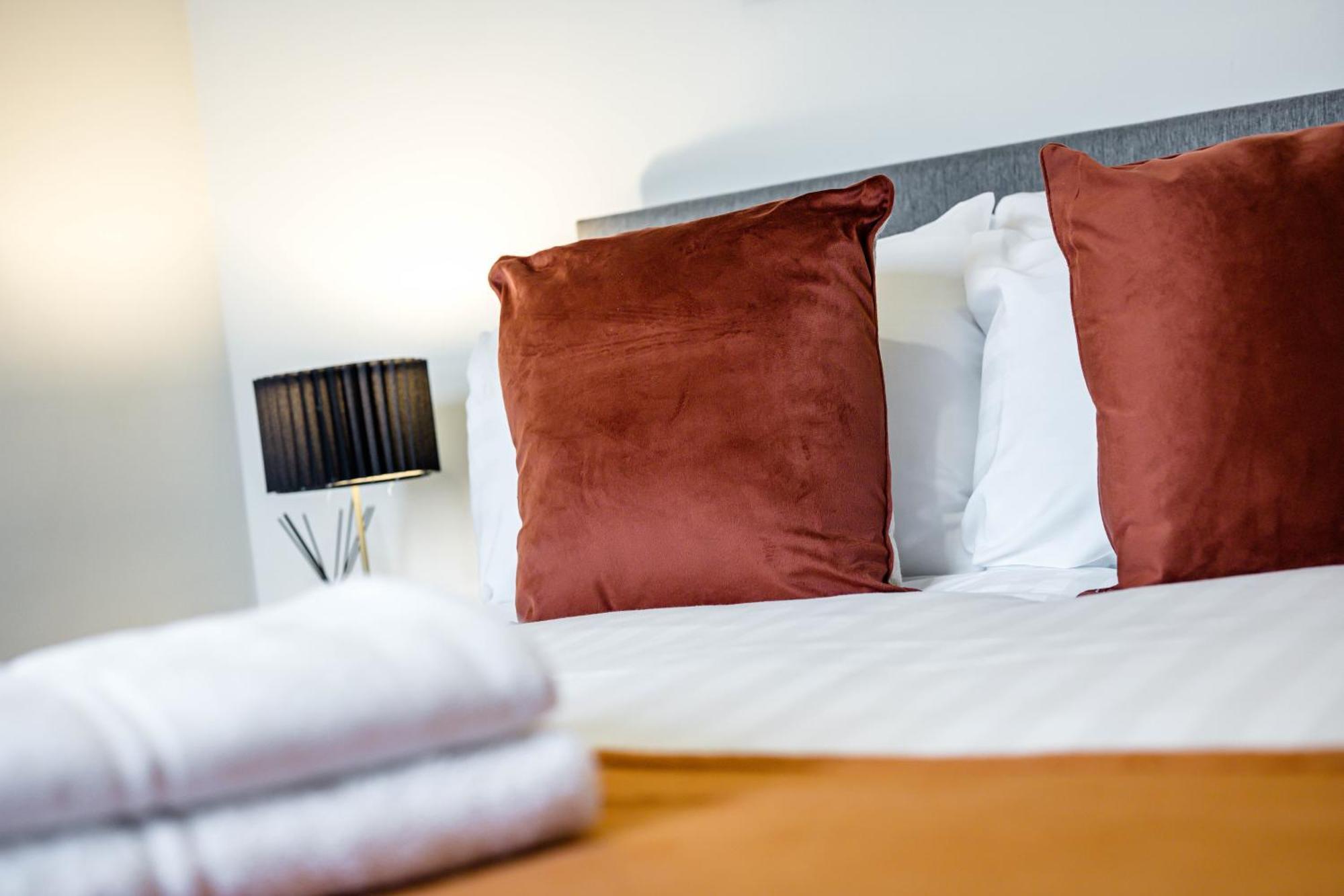 Anfield Cosy Stays - Air Host & Stay - Sleeps 14 Liverpool Bagian luar foto